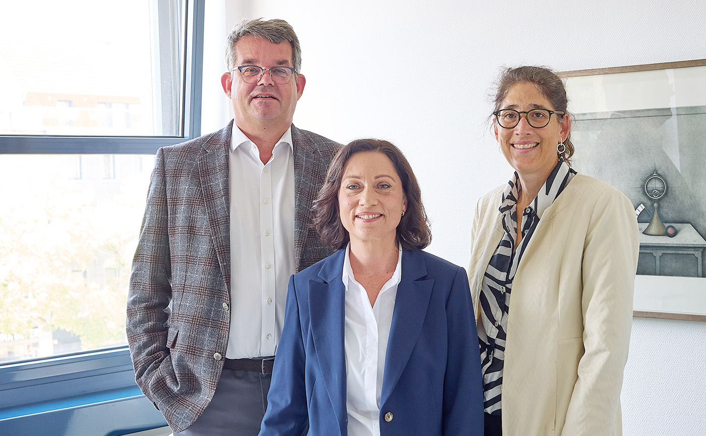 TGH Rechtsanwälte- Fachanwalt Familienrecht Krefeld Familienrecht und Mediation - Gruppenbild Gero Hattstein-Anke busch-Yvonne Wienemann
