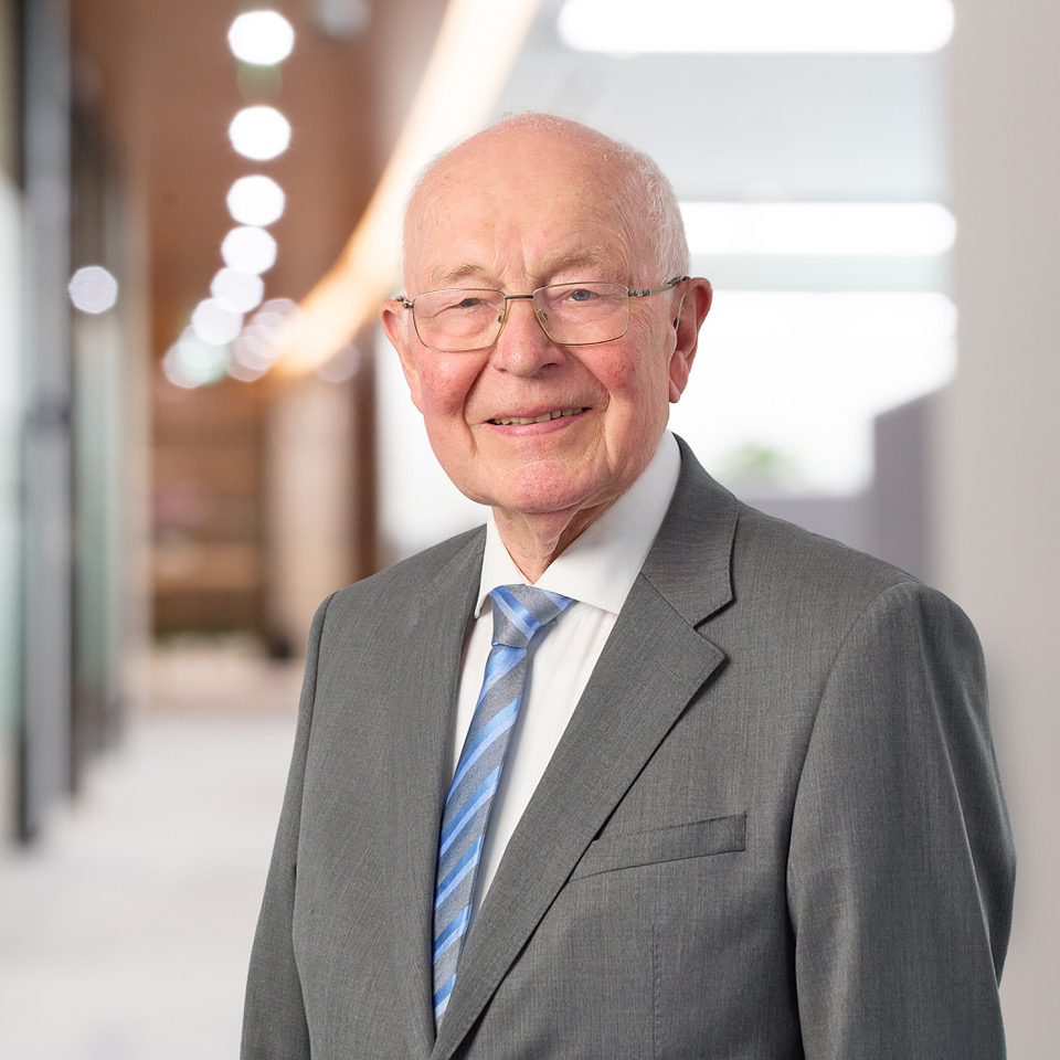 Dr. Hans-Hein Thomas Fachanwalt Agrarrecht -edit Dr. Hans-Hein Thomas Fachanwalt Agrarrecht -edit